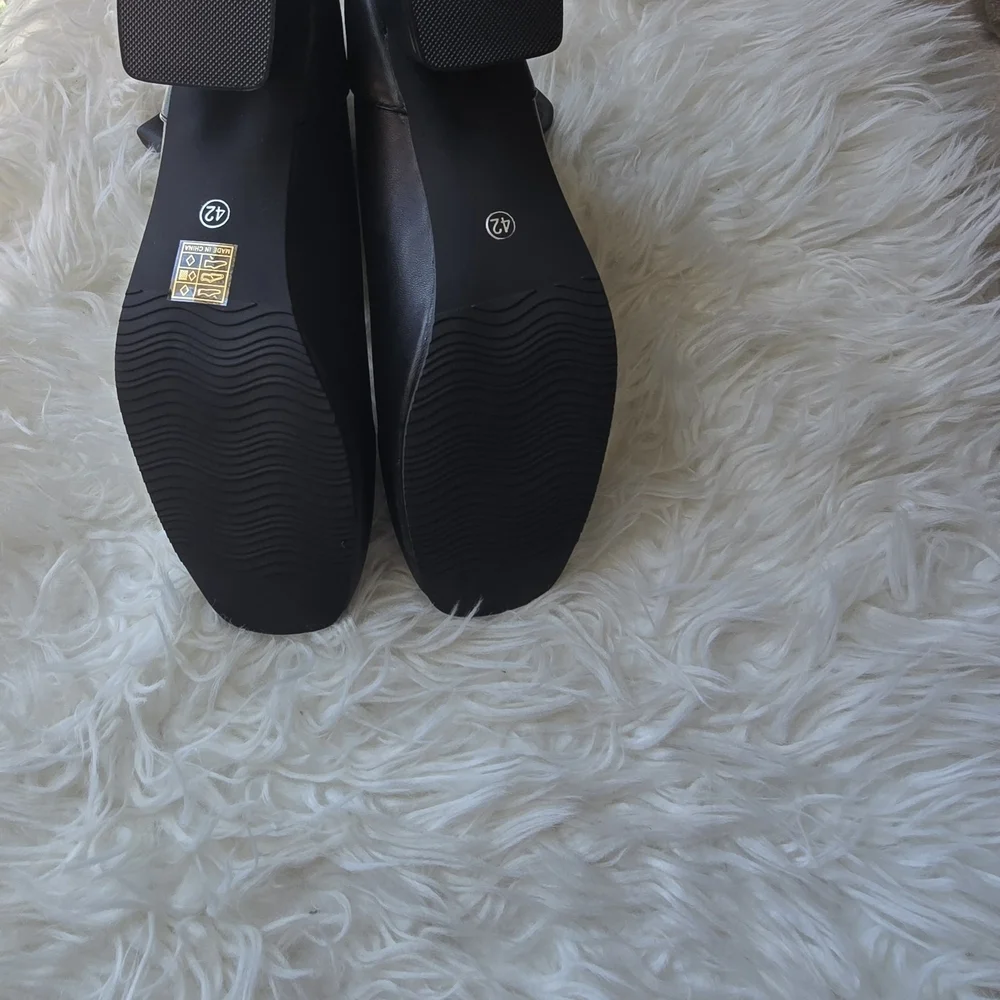 Women's Black Ankle Boots - Picture 6 of 7